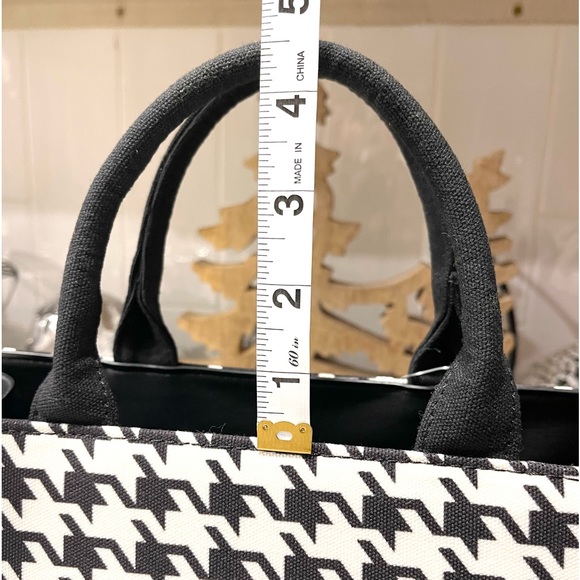 Houndstooth Canvas Tote with Removable Straps - Picture 10 of 11